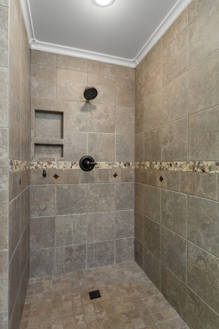 1808 S Orchard Drive