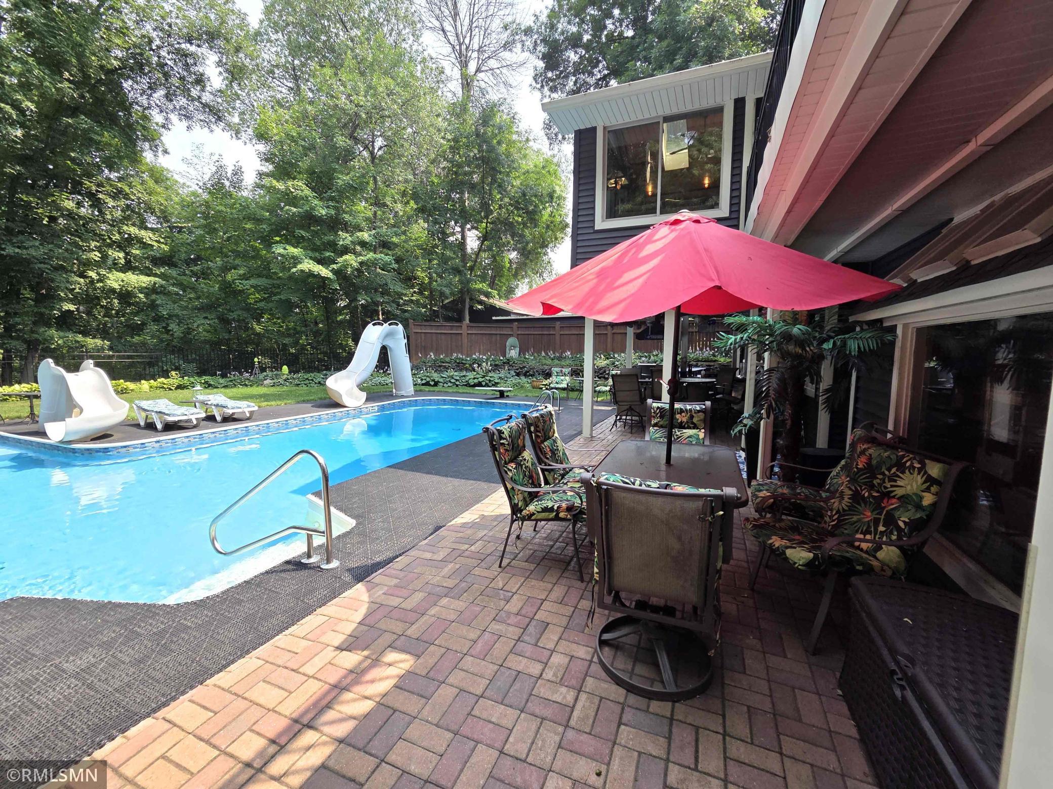 13060 Oakview Lane N