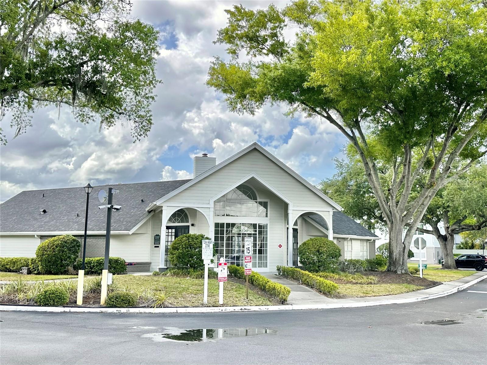 2550 N Alafaya Trail 12206