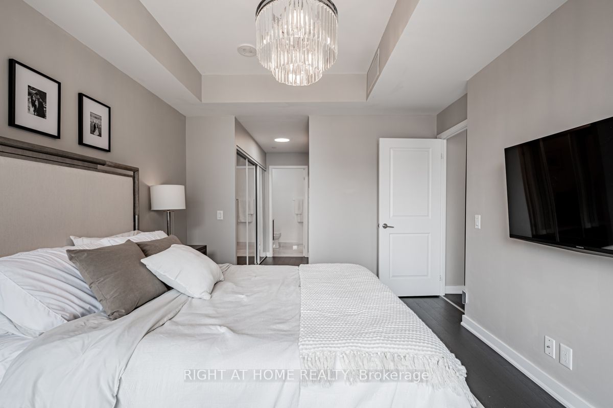 120 Parliament St 405