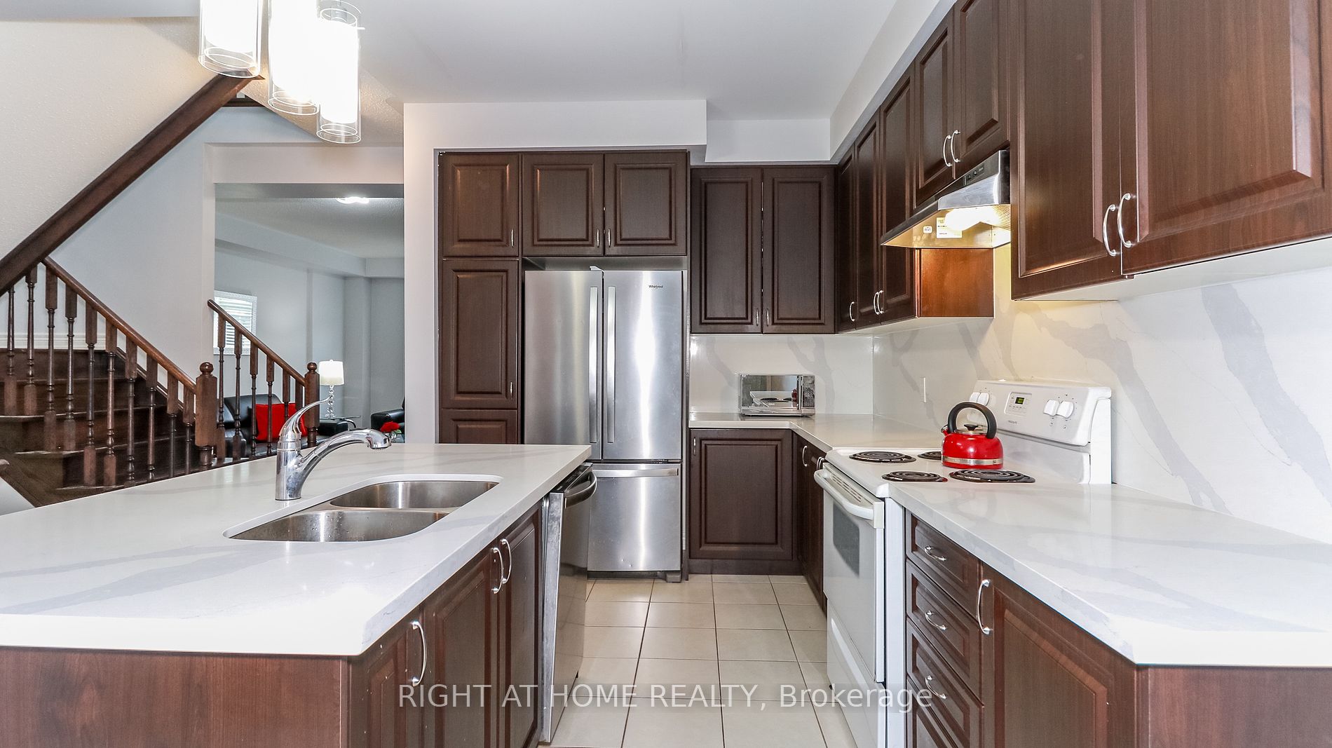 23 W Beechborough Cres