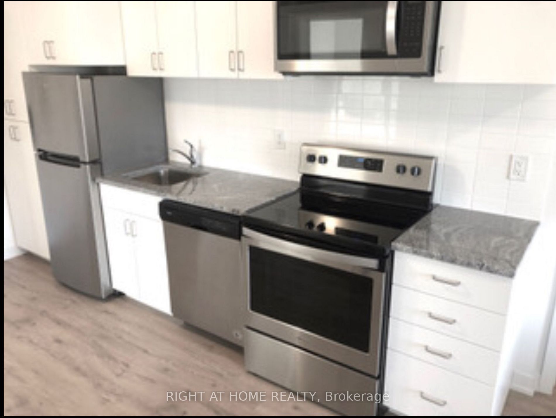 1800 N Simcoe St 318