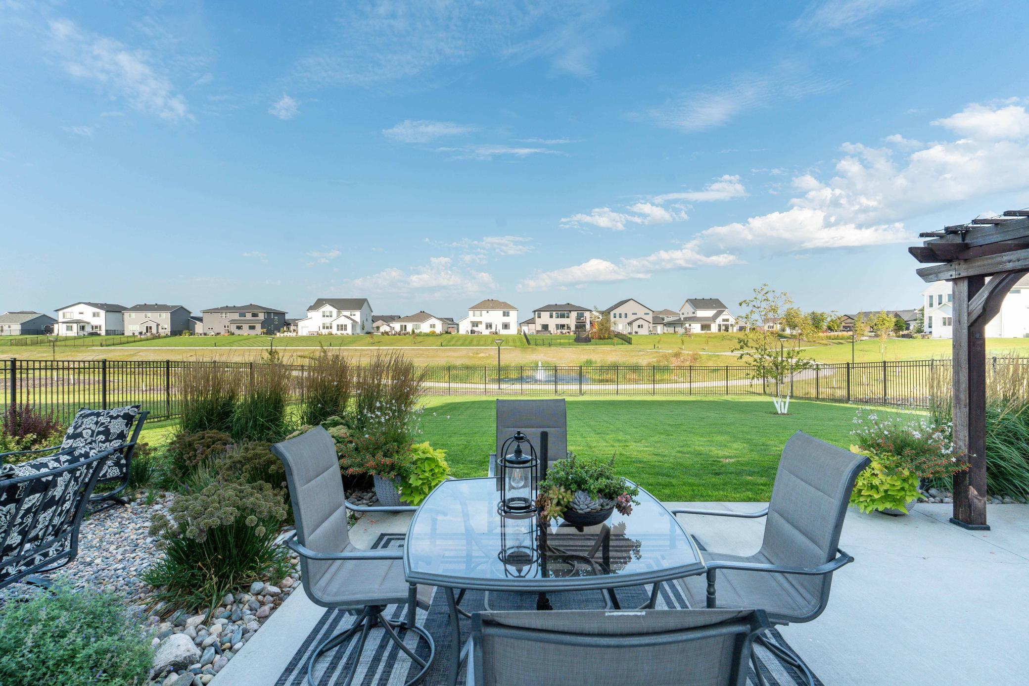 8825 Meadowlark Parkway