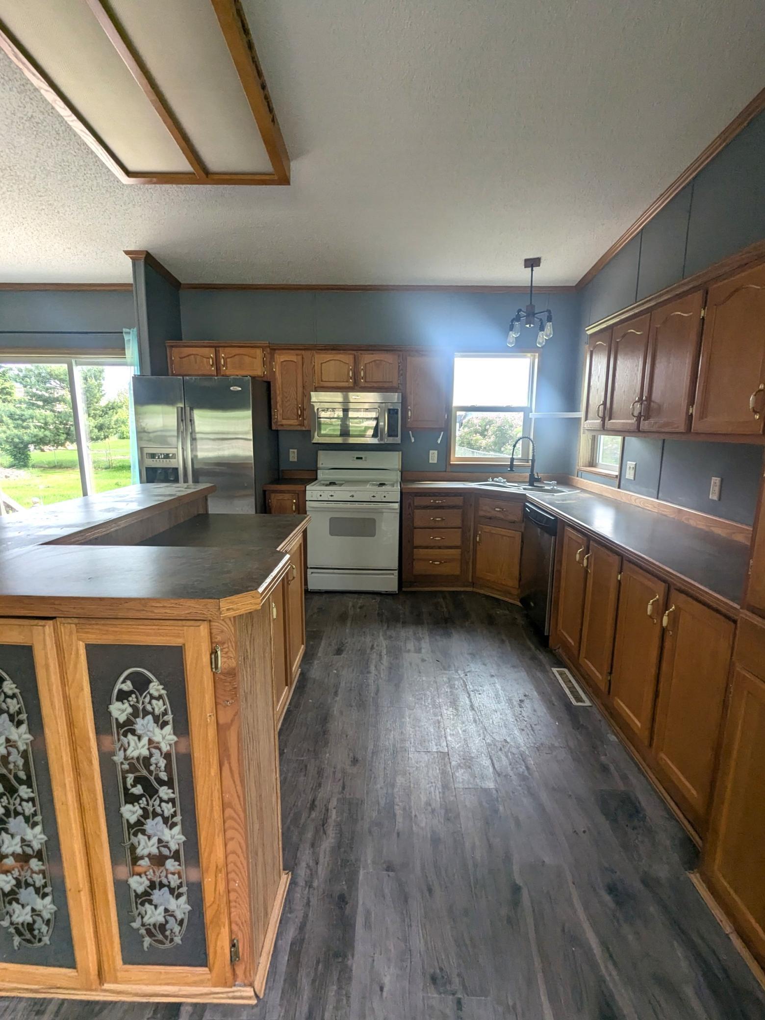 204 6th Street W