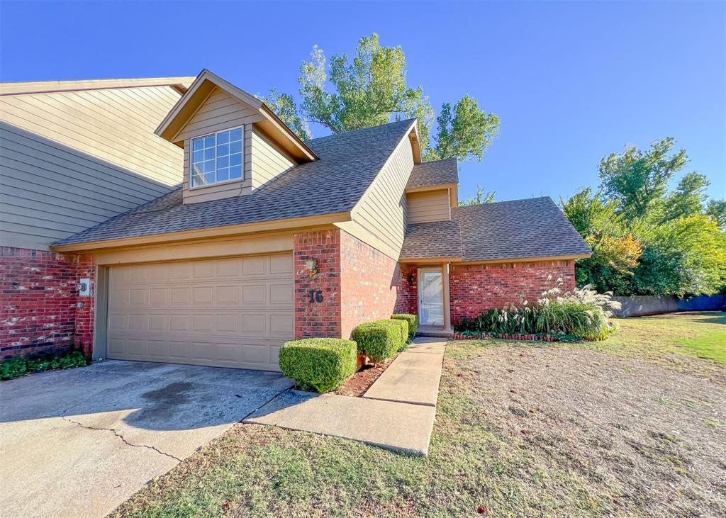 Located near Santa Fe and 2nd Street! This two-story home features new carpet, an open floor plan, a fireplace, and a fenced backyard. The layout includes one downstairs bedroom and bathroom, plus two upstairs rooms with separate sinks and shared walk-through bathroom access. Conveniently located near shopping and dining!3 Bedrooms | 2 Bathrooms | 2-Car Garage