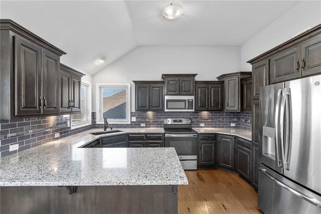 6720 N Cypress Avenue