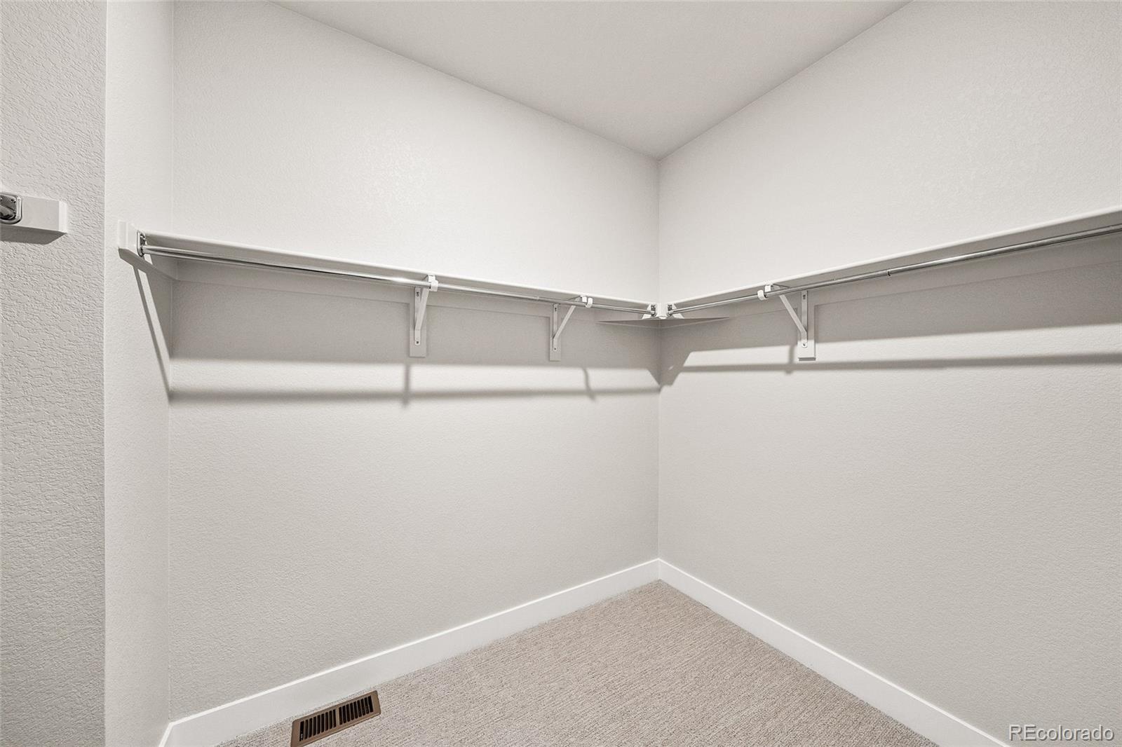 8632 Whiteclover Street