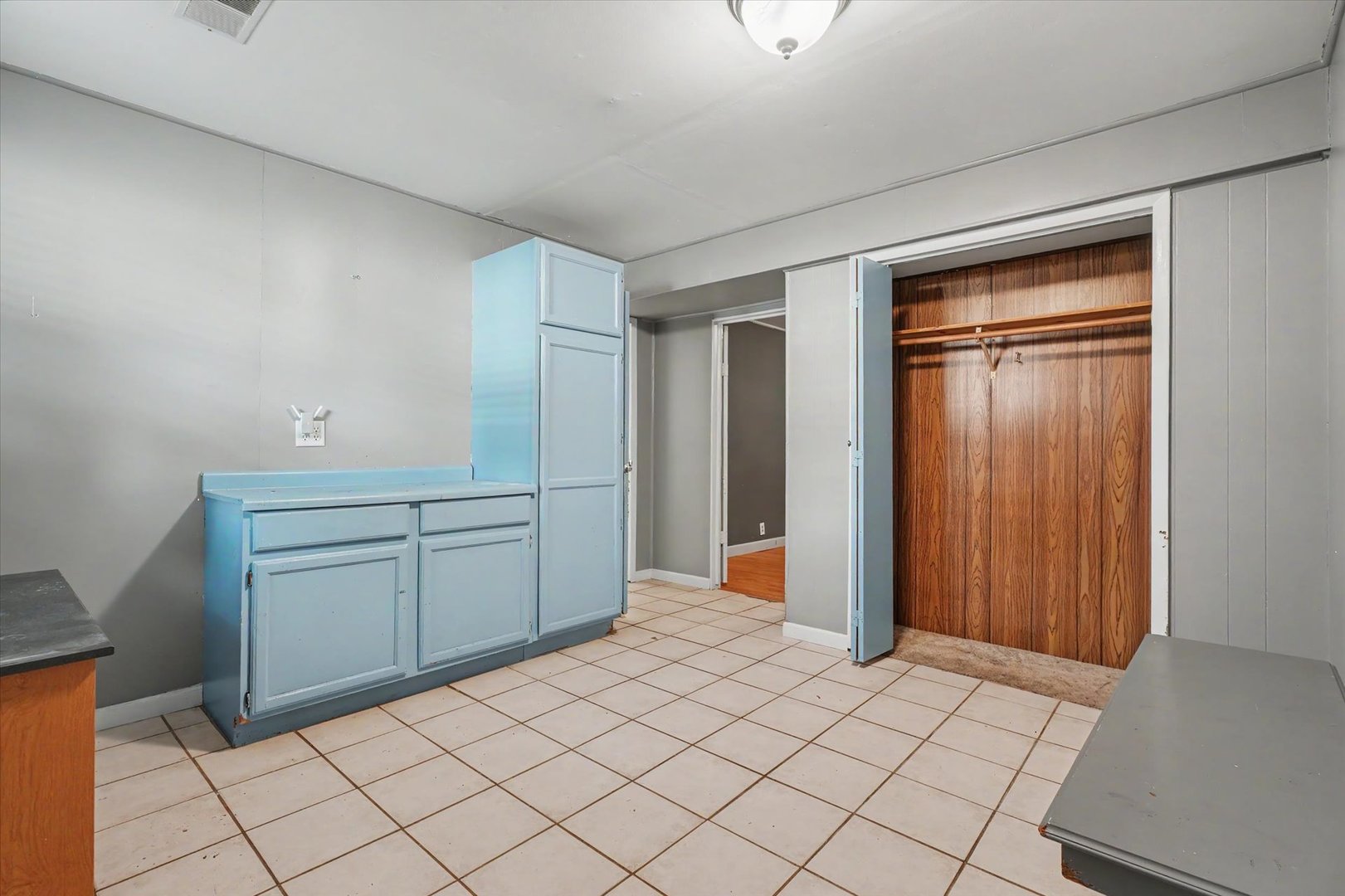 2401 Arden Drive