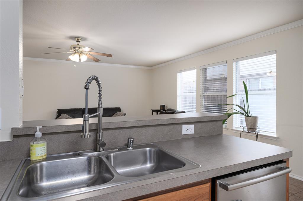 2900 Bluffs Court