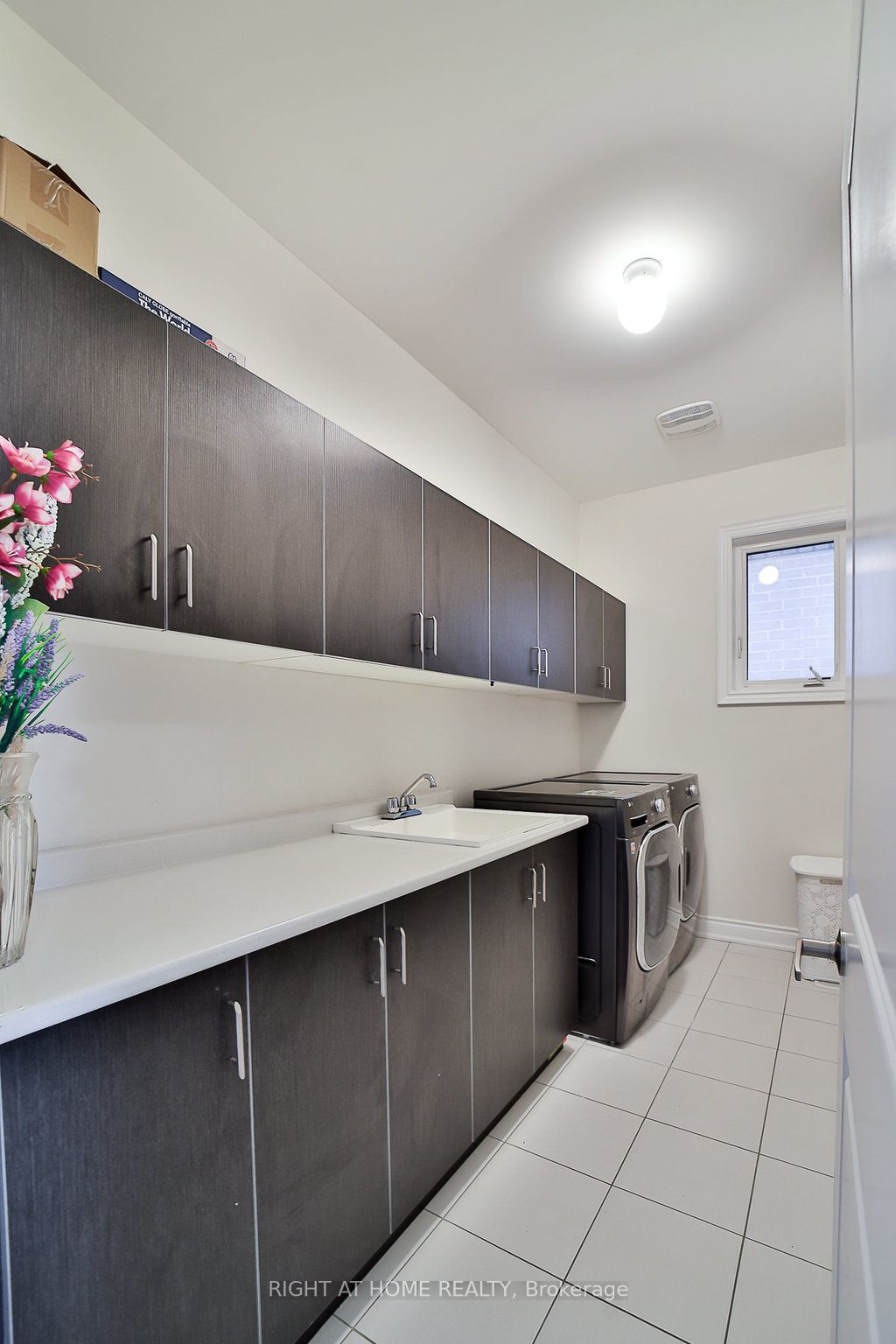 60 Maple Fields Circ