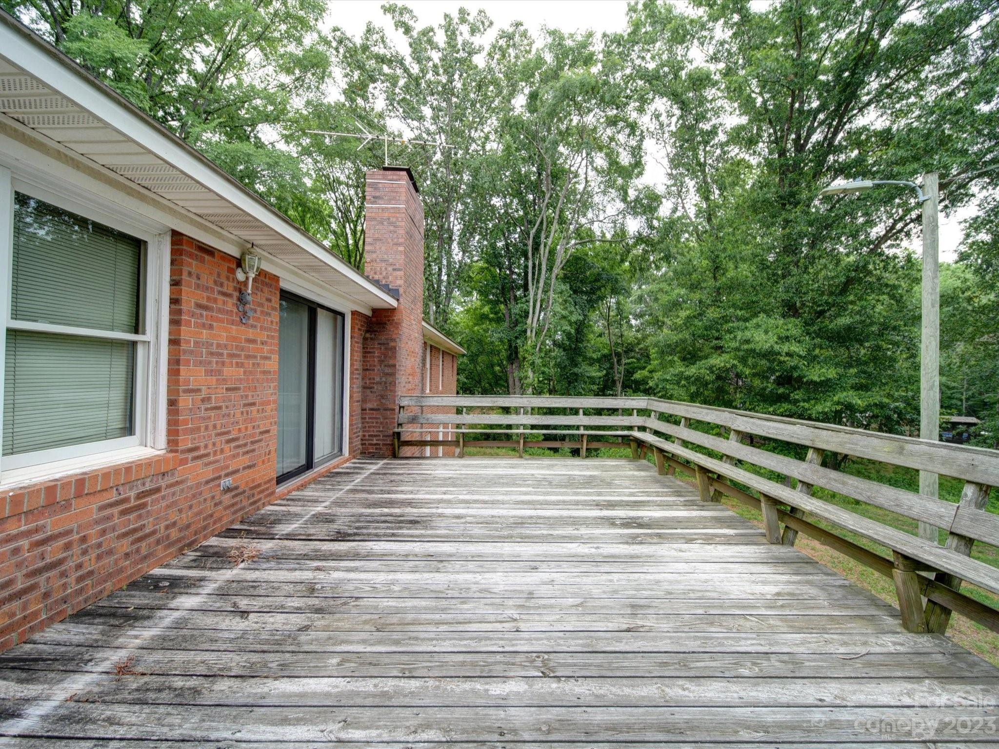605 Heatherwood Drive