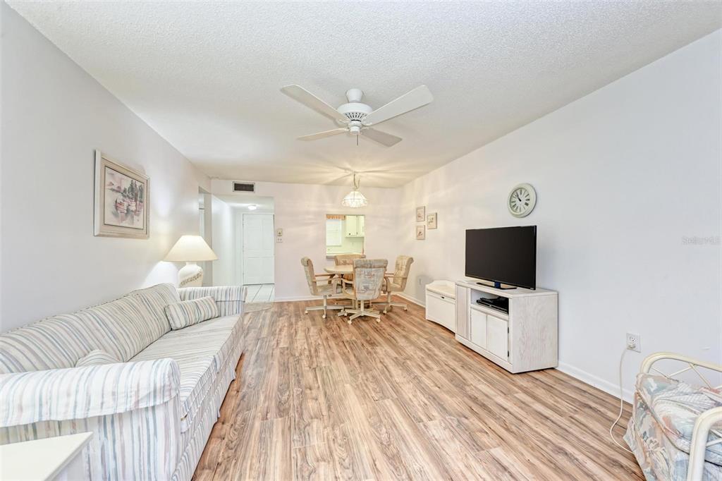 302 47Th Avenue Drive W 318 Bradenton FL 34207 by Hunt Brothers Realty