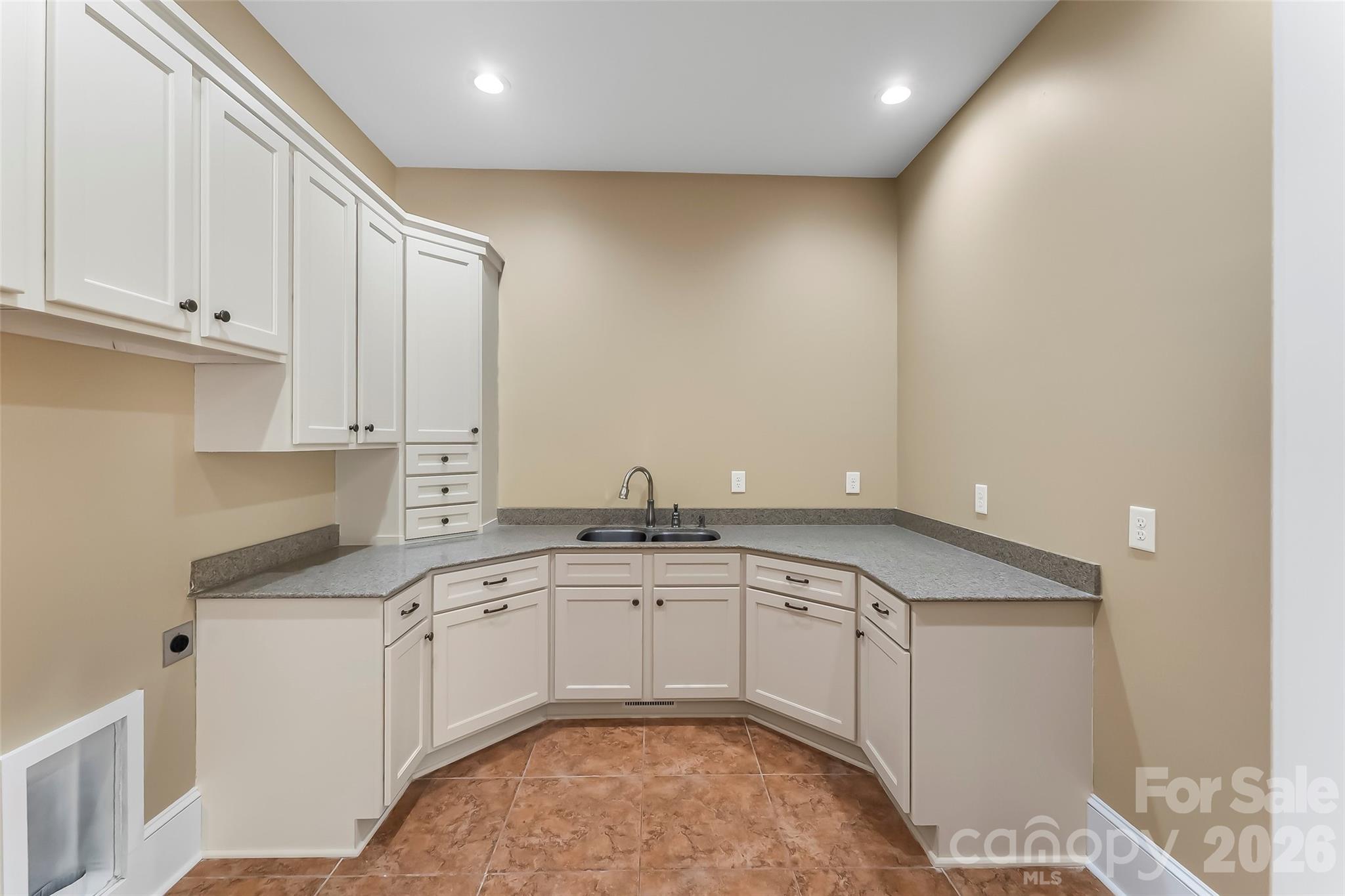 1090 Pearidge Road