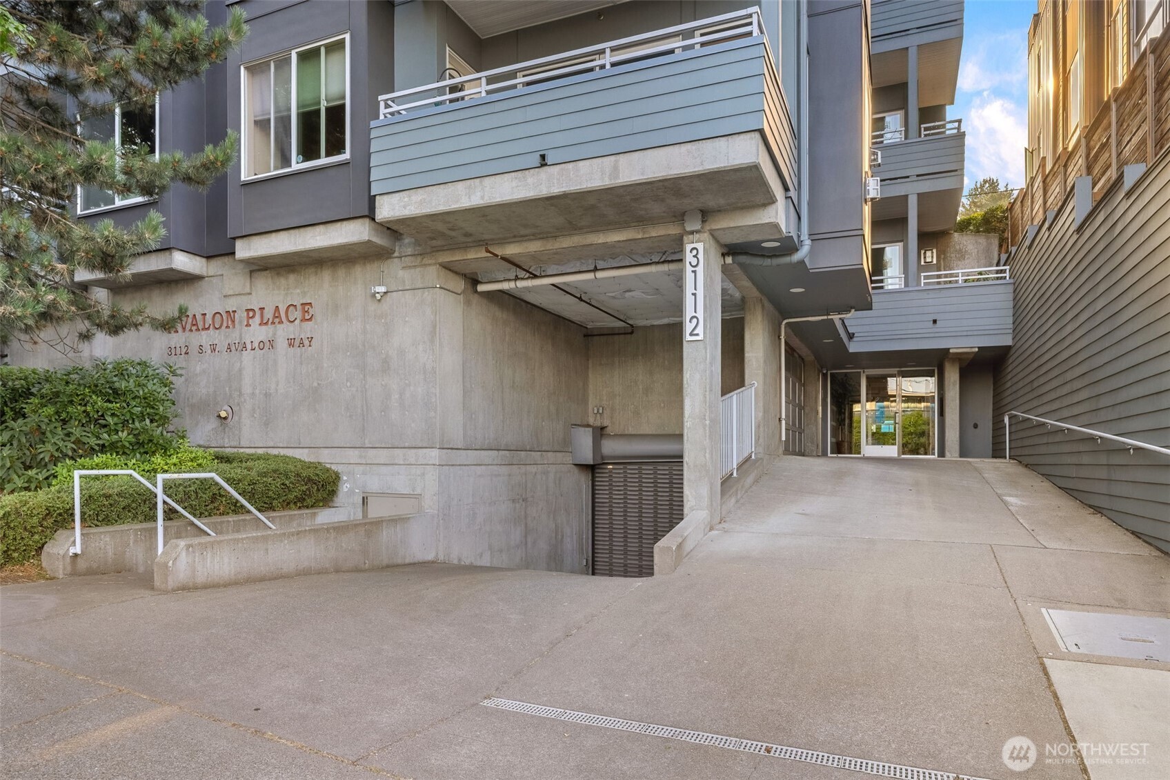 3112 SW Avalon Way 501