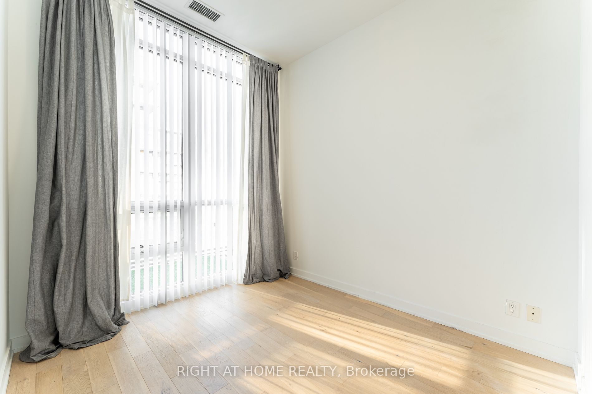 2212 W Lake Shore Blvd Ph06