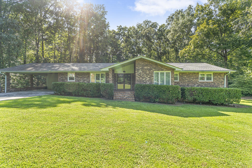 103 Hickory Ln