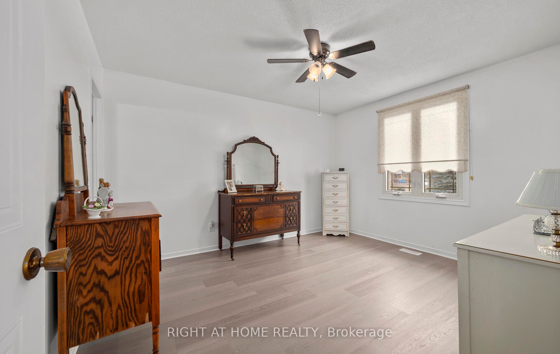 2 Ridgeview Dr