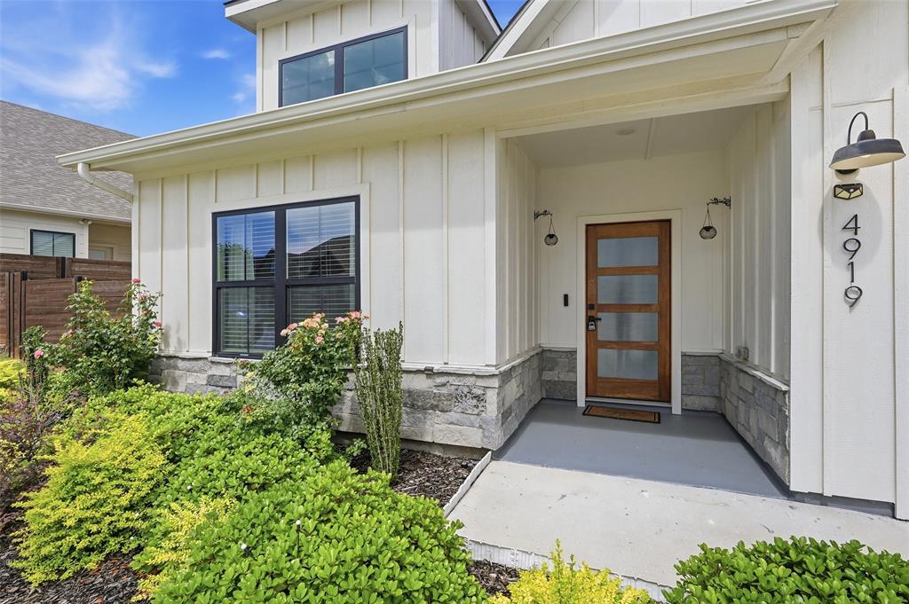 4919 Dry Creek