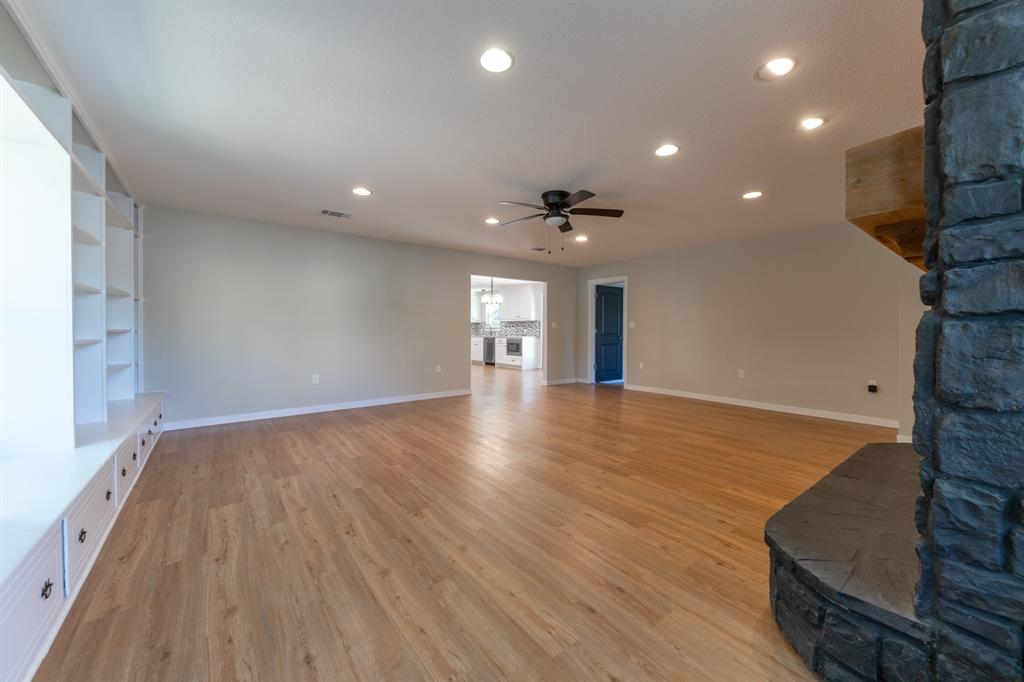 2000 Kerry Drive
