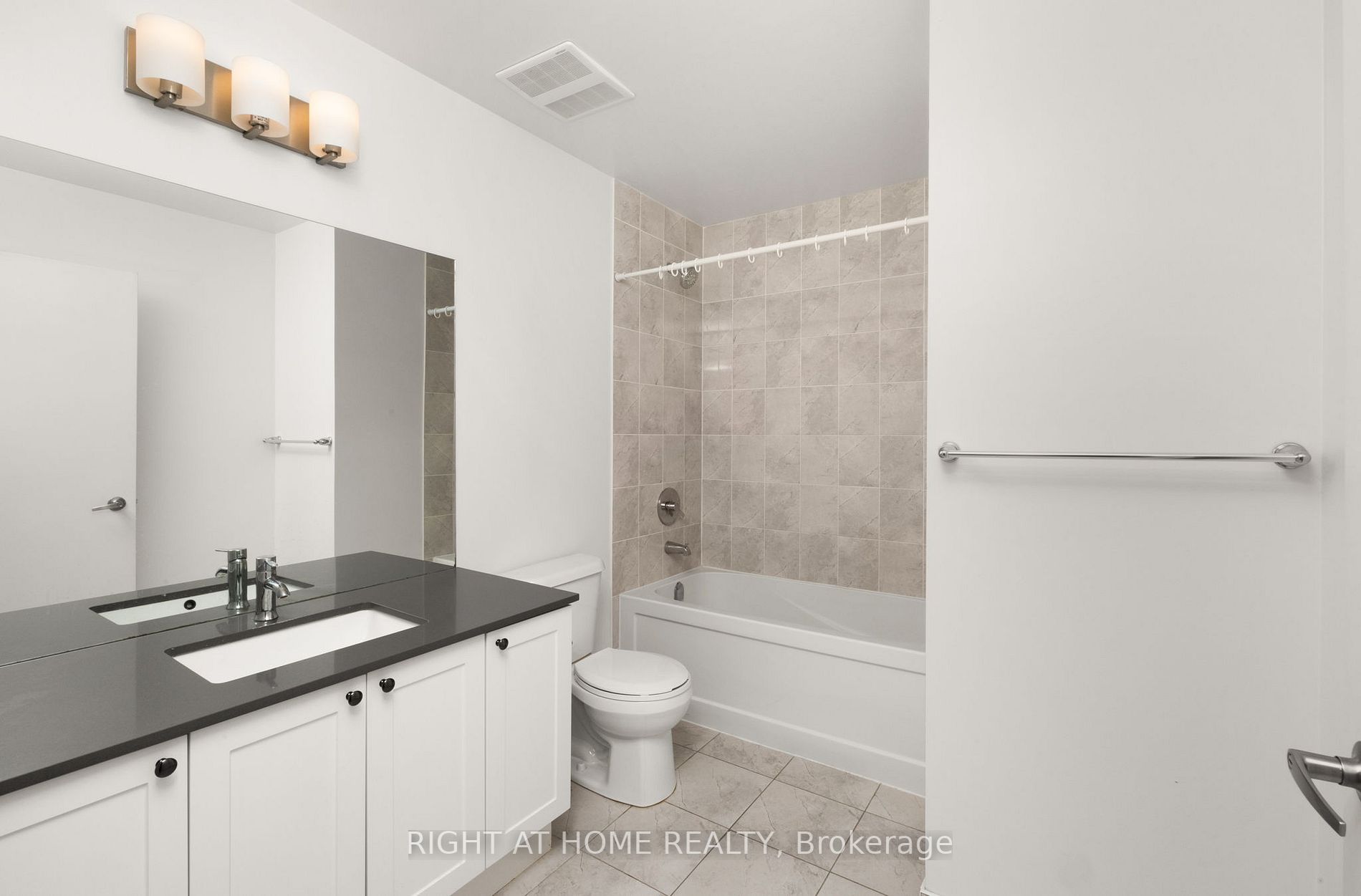 7 Kenaston Gdns 901