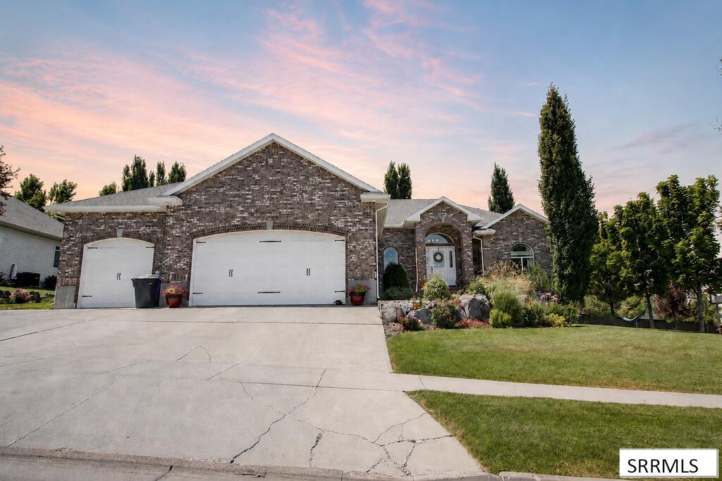 118 S Hidden Valley Road