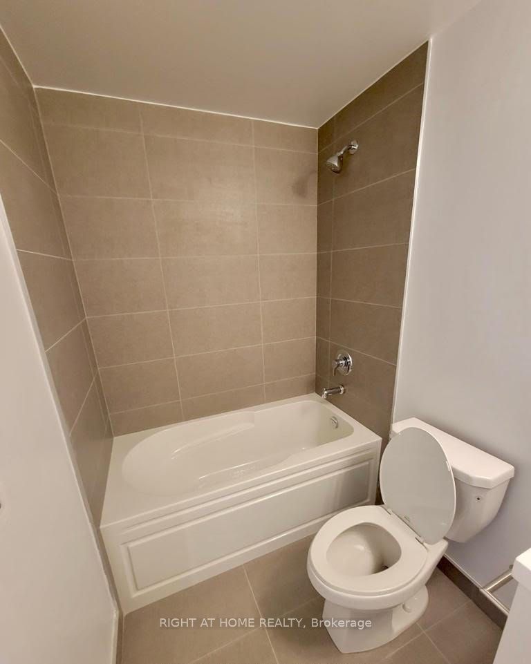 2550 N Simcoe St 1421