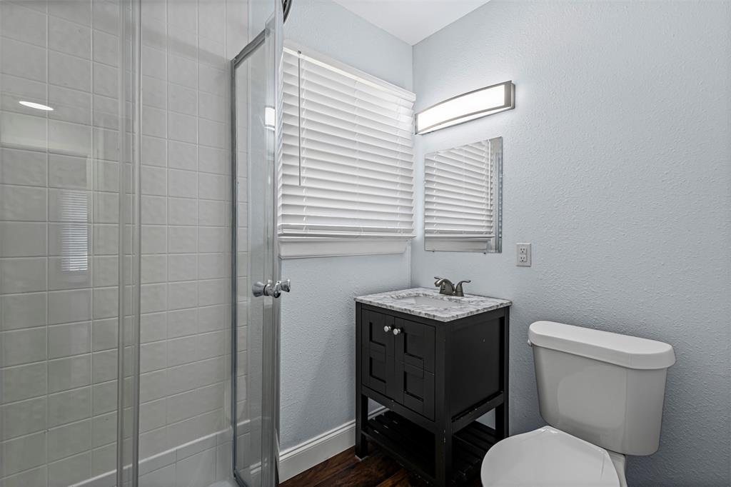 3350 Kingsbury Avenue