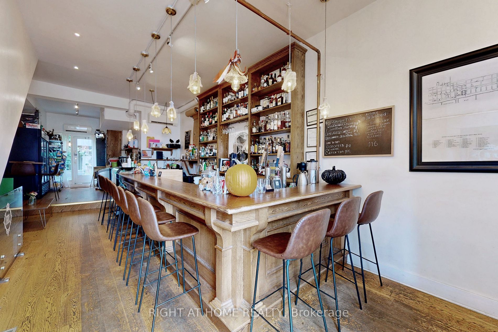394 E King St