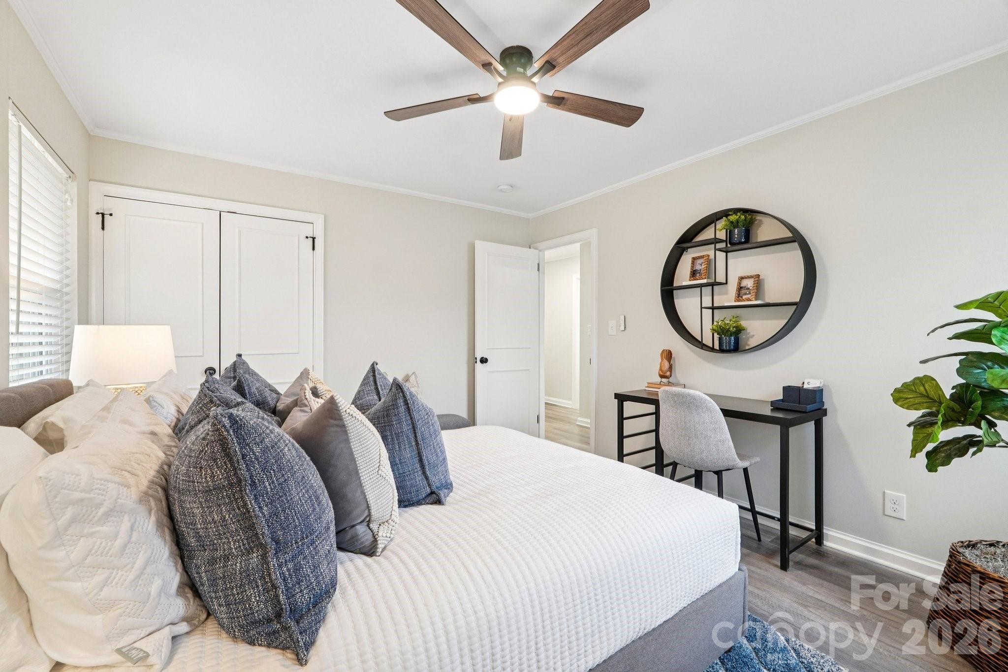 915 Crestmere Street