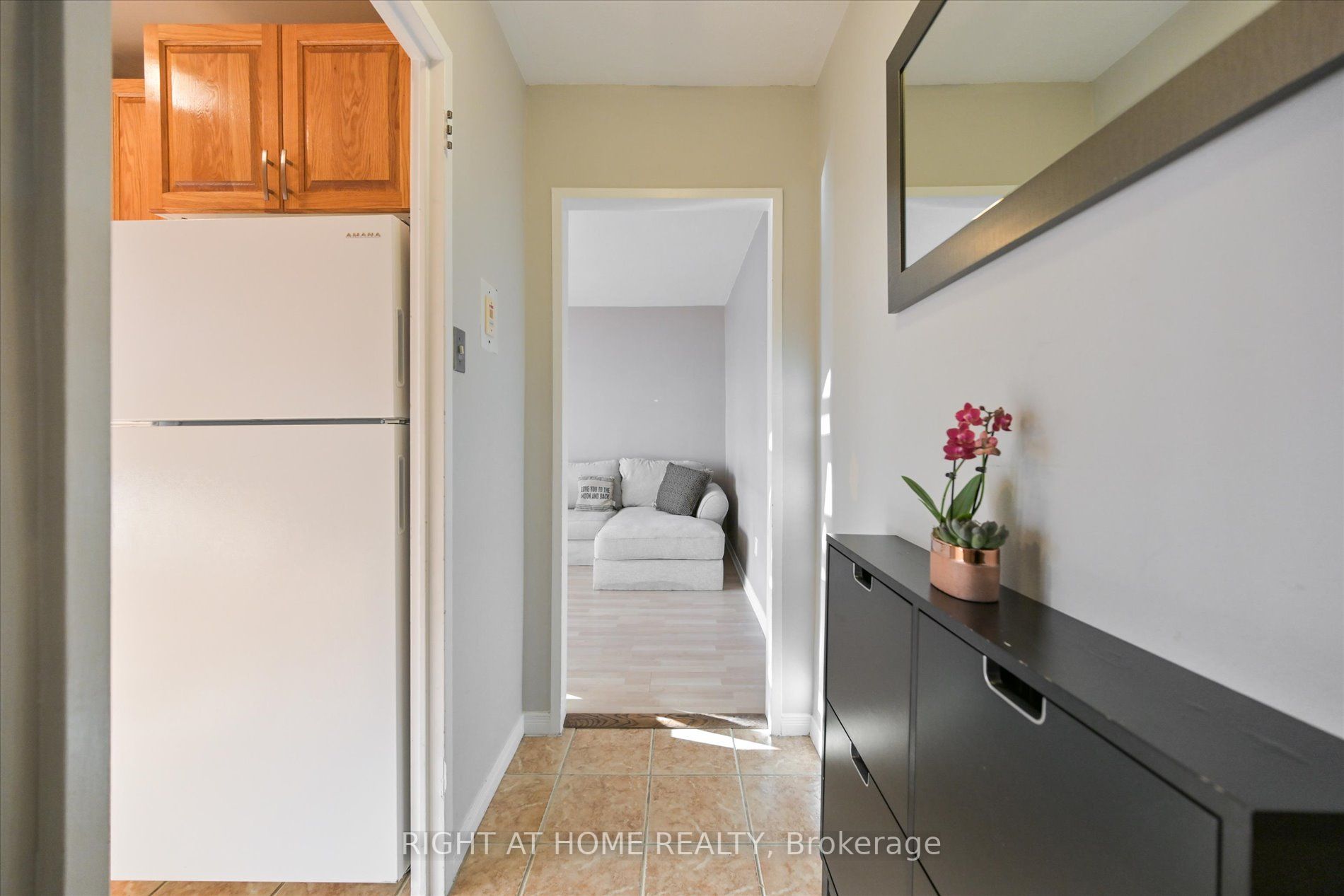 3105 Queen Frederica Dr 905