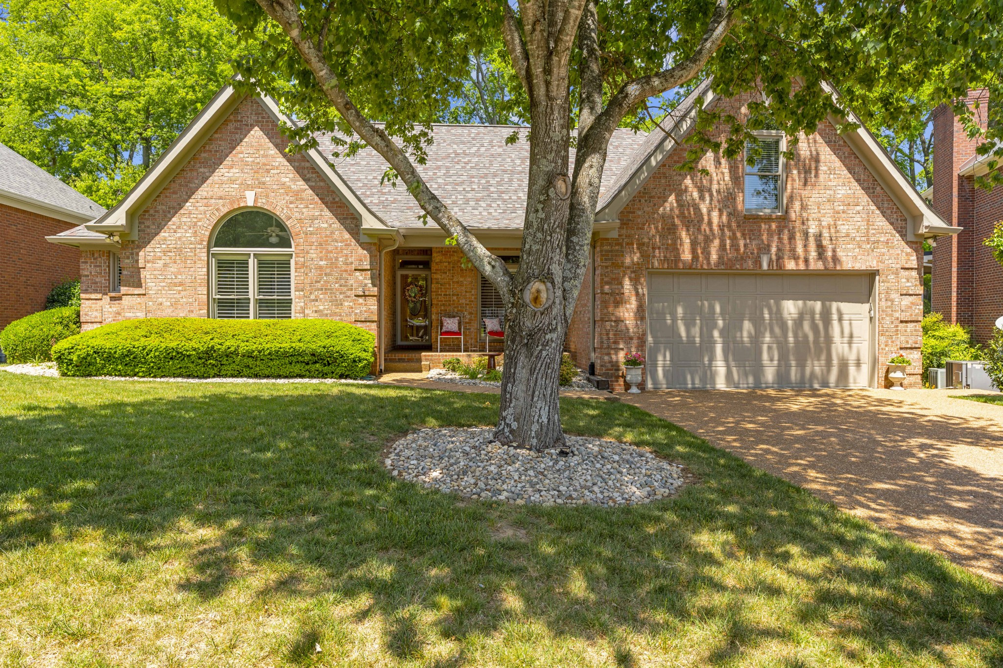 340 Julianna Cir — sold