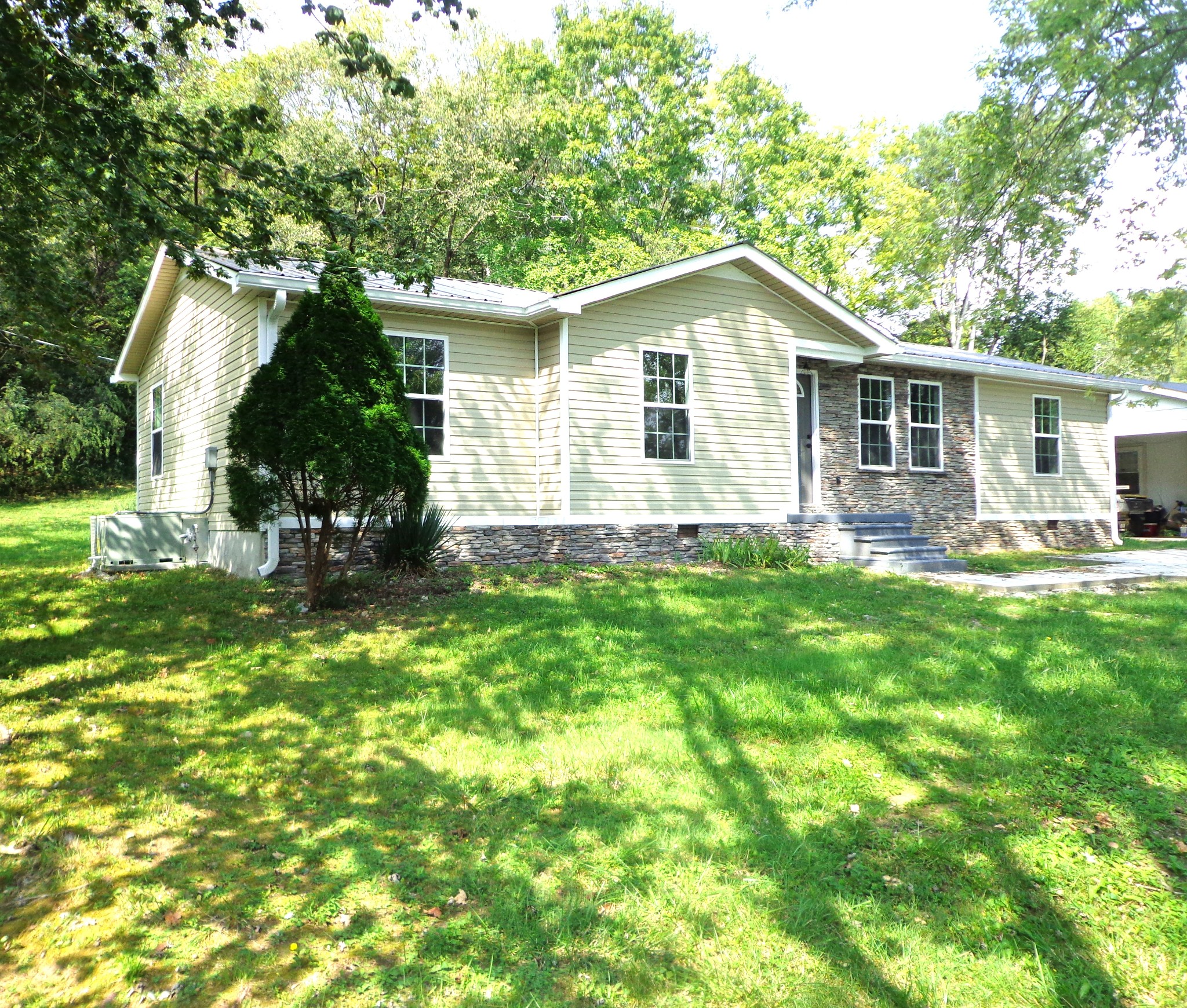 32 Circle Dr