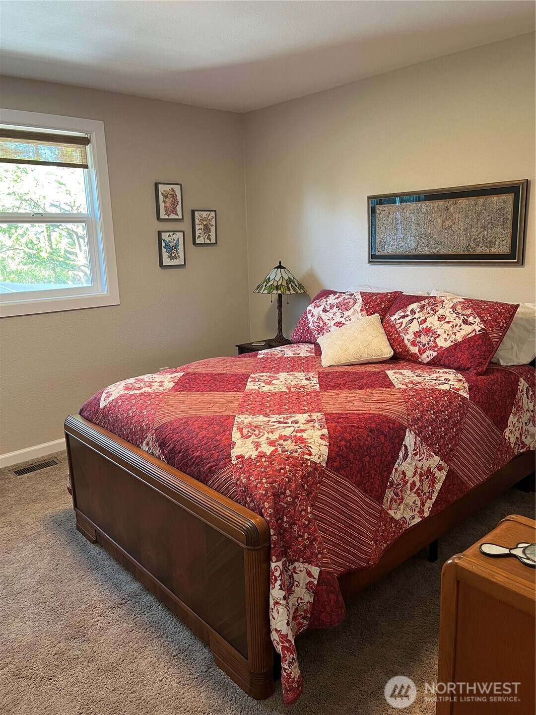 102 N Narwhal Loop NW