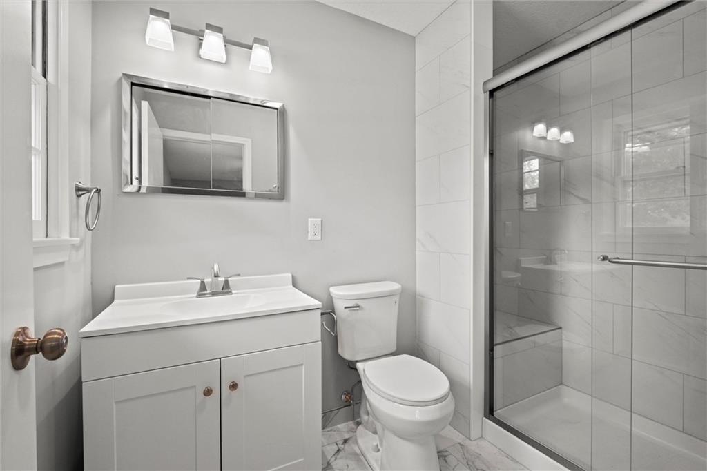 6100 Englewood Avenue