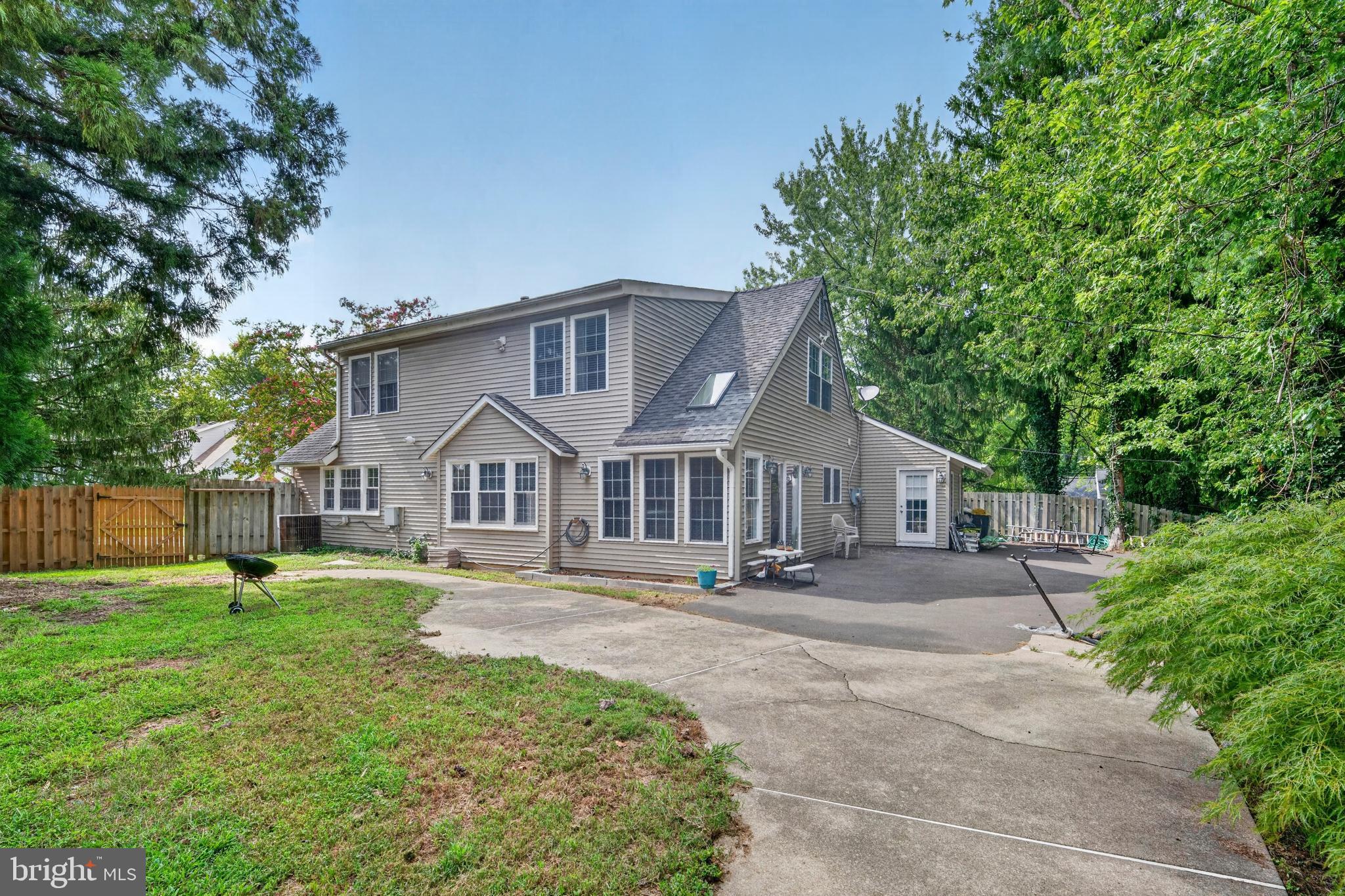 16201 Pond Meadow Lane