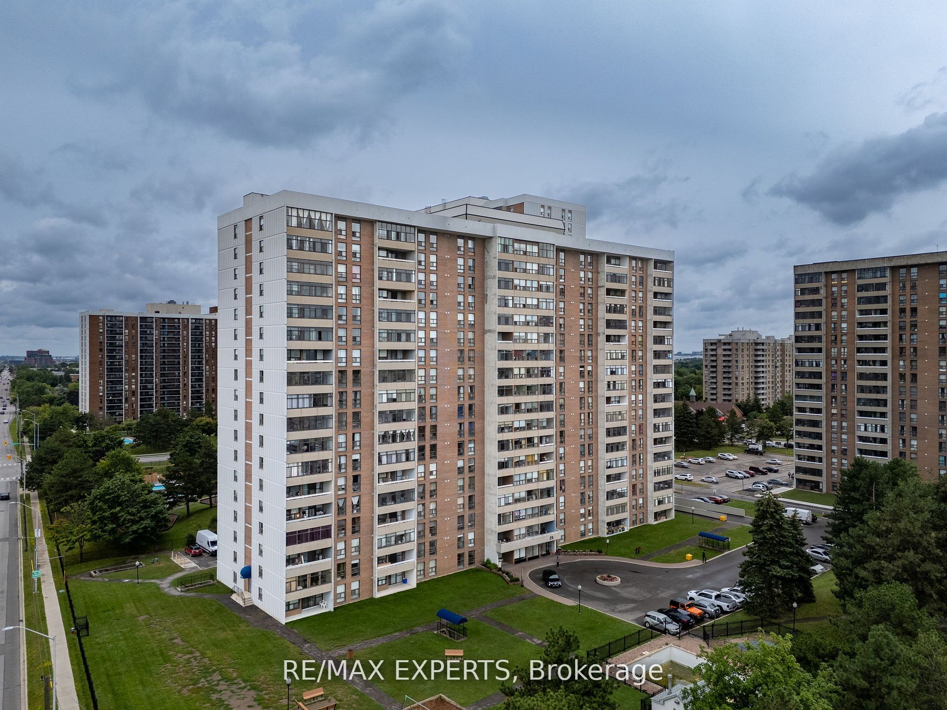 25 Kensington Rd 211