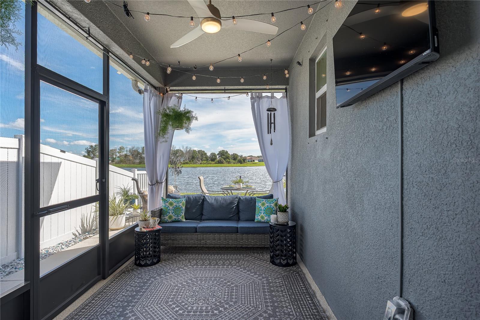 9577 Sandy Bluffs Circle