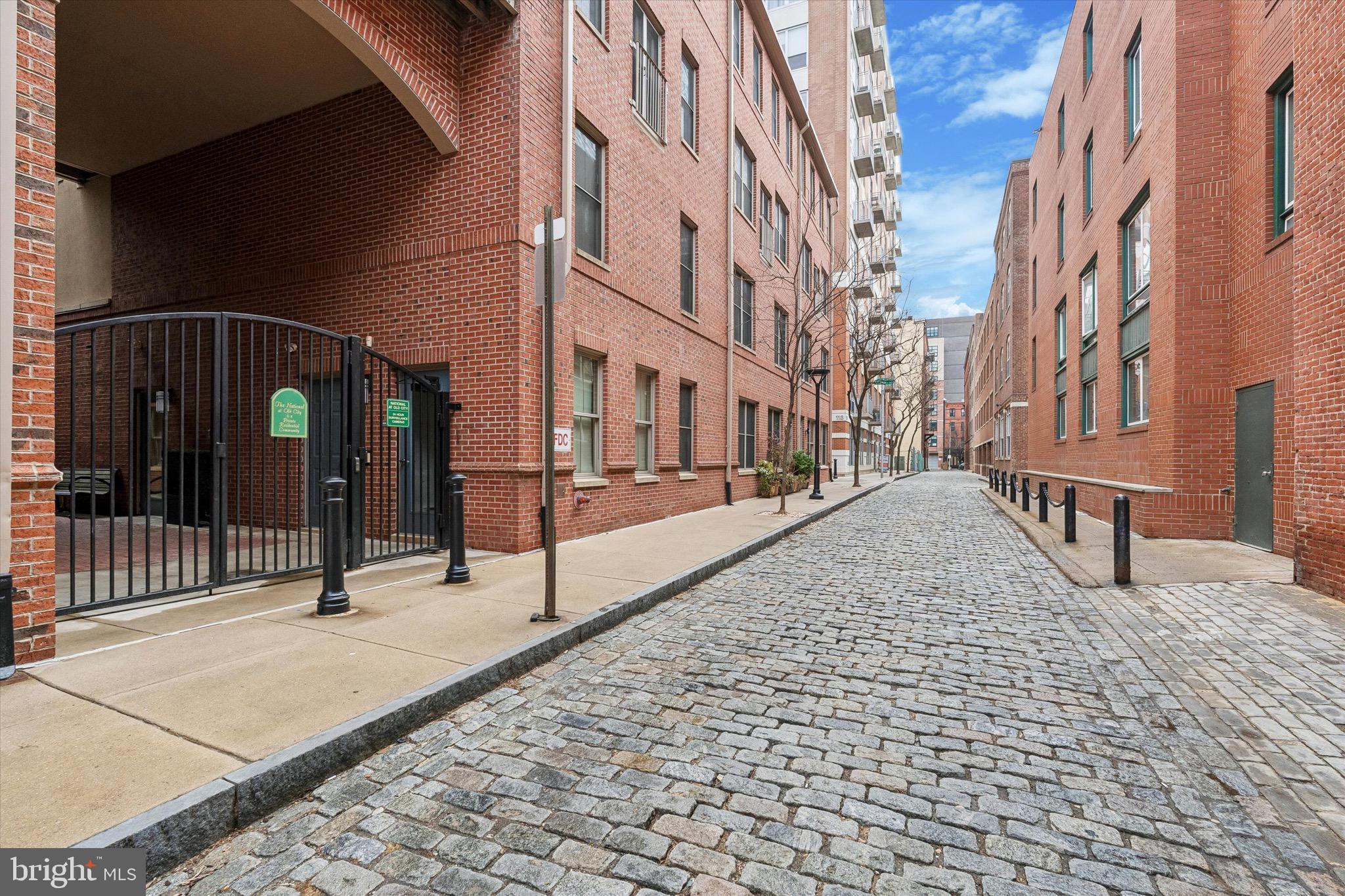 133 N Bread Street L1