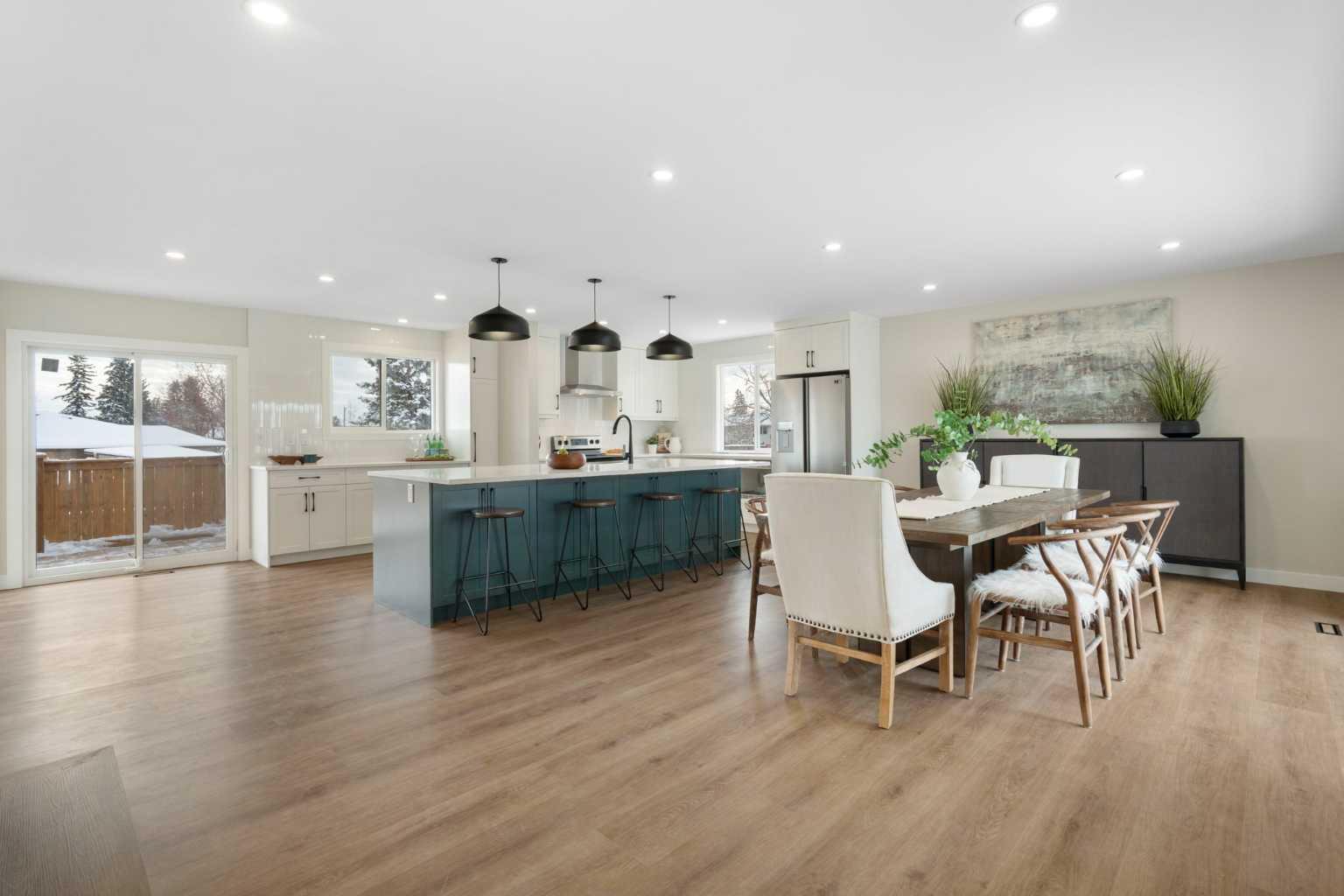 248 Madeira Place NE