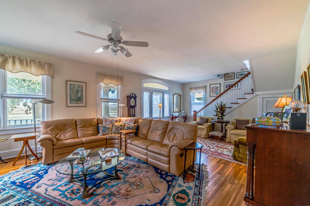106 Bay Ave 15