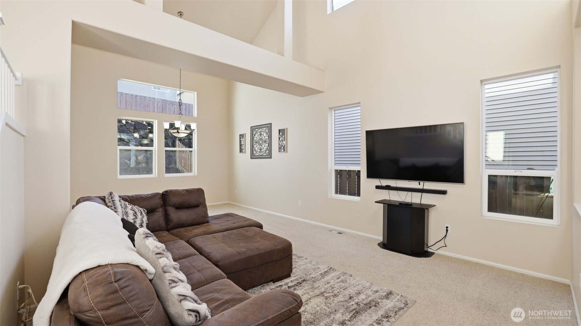 6114 Montevista Drive SE