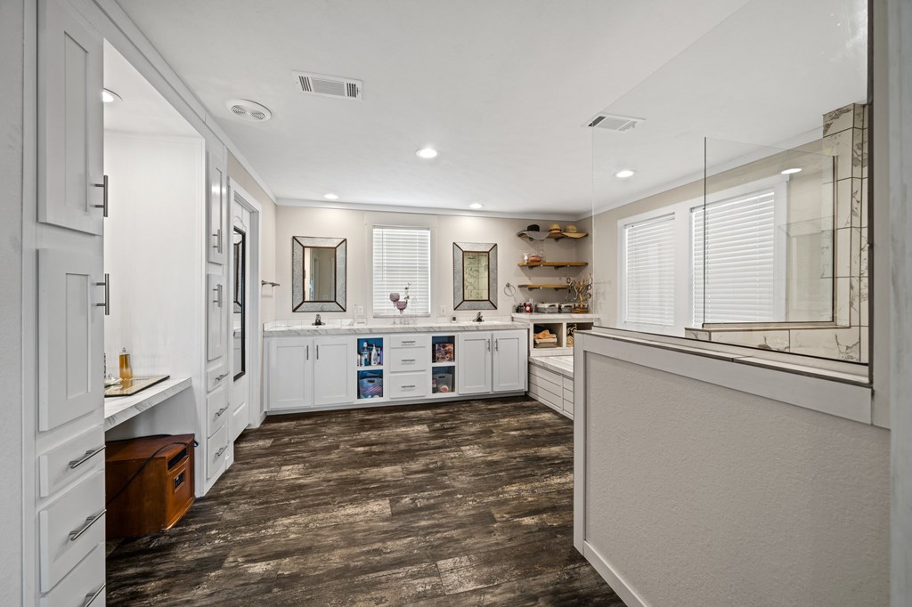 195 NW Crooked Creek Path