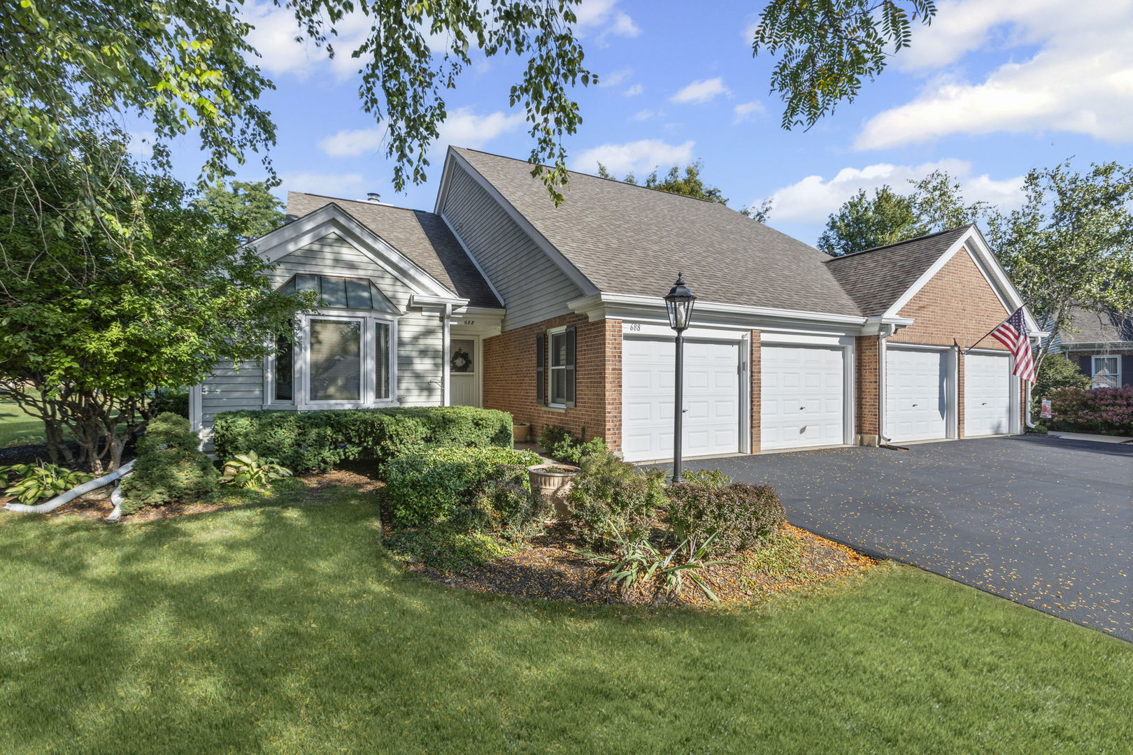 SOUGHT AFTER MANCHESTER * IMPECCABLY MAINTAINED * GOLF COURSE LOCATION: 9th green.  Come and fall in love with this Manchester model that is one of the largest duplexes in all of Rob Roy.  FIRST FLOOR PRIMARY SUITE a high demand item and this fits  that bill.  Hardwood floors, soaring ceilings, fresh kitchen with granite counters, pantry, spacious breakfast nook and VIEWS for days. Family room with fireplace.  Basement offers great storage.  Windows have been replaced.  The golf course view is a 10+