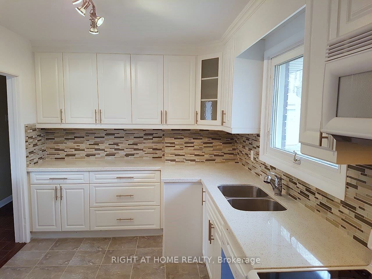 1461 Moss Glen Rd