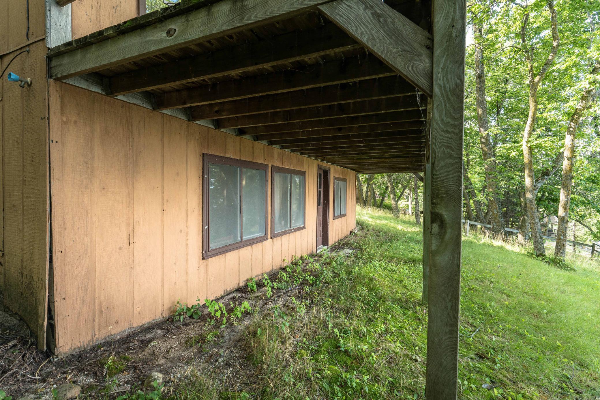 39060 Peninsula Lane