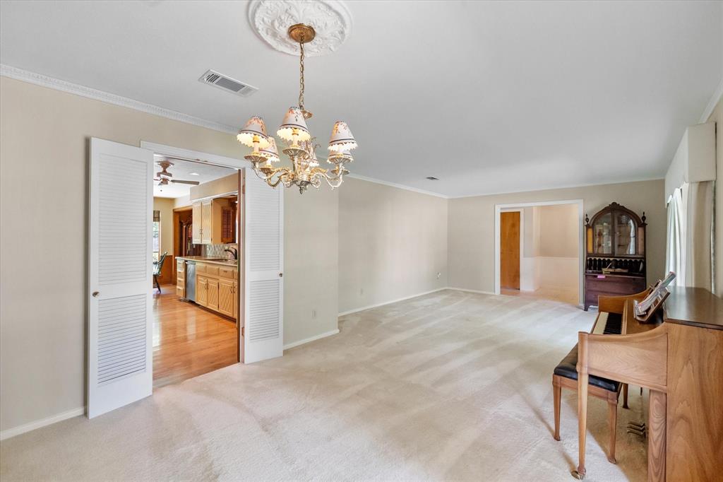 1101 Greenbriar Lane