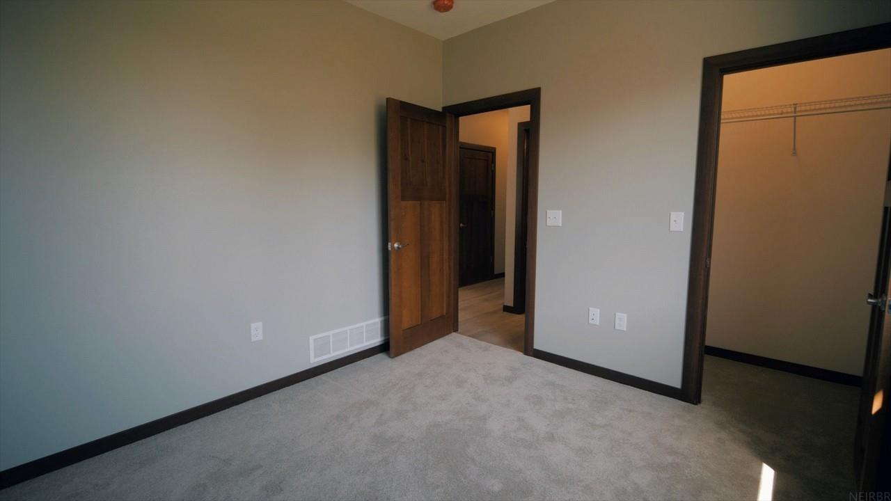810 Parkside Lane