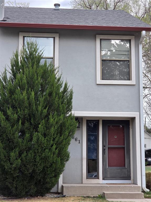 Great opportunity in a central location close to downtown, with easy access to Shooks Run Trail and nearby park space. This property offers a functional layout and a fenced backyard—ideal for outdoor enjoyment or future improvements.Inside, the home is ready for updates and presents a strong value-add opportunity for those looking to bring their vision to life. The unfinished basement provides additional square footage with excellent potential for expansion, storage, or customization.With solid bones, a desirable location, and room to make it your own, this property is a compelling opportunity in a growing central corridor.