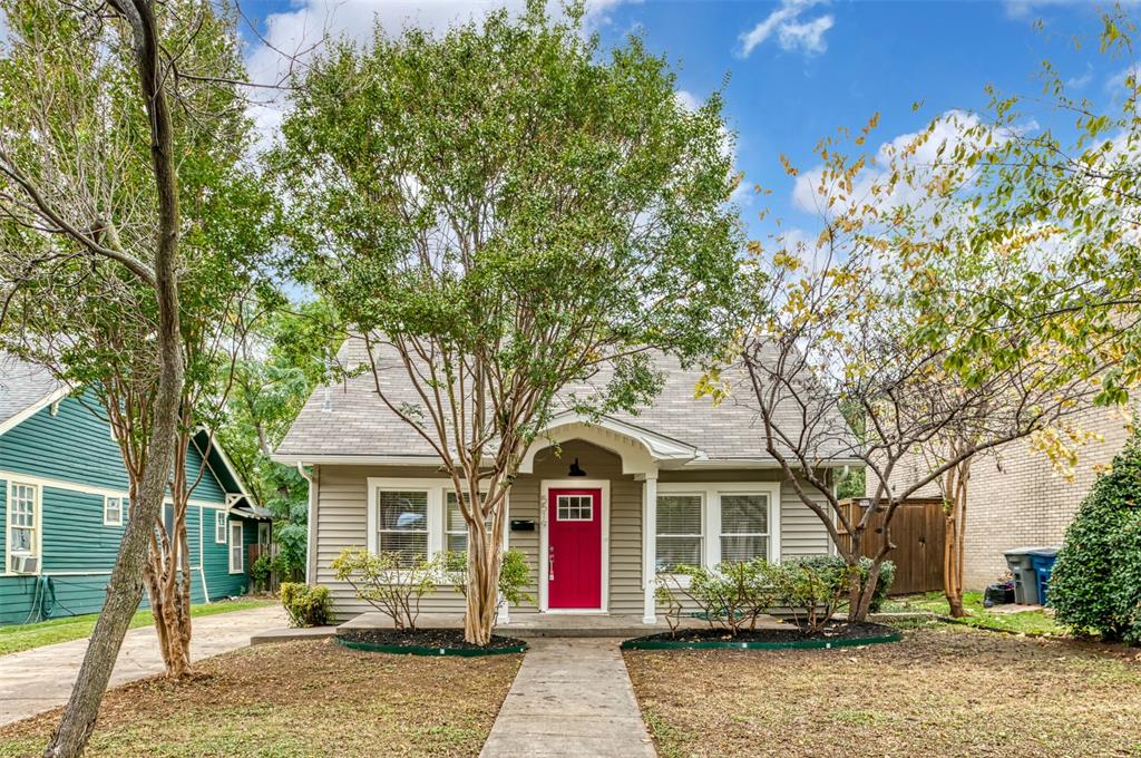This charming 1920's Craftsman is nestled on a quiet street in the popular Junius Heights neighborhood of East Dallas. This home offers old world charm with all the modern conveniences. The inviting porch welcomes you into the spacious living area of the home, complete with original hardwoods, lots of natural light, and an open floor plan.  The eat-in kitchen is beautiful, with new quartz countertops, appliances, cabinetry, and flooring.  Both bathrooms have been completely modernized with new fixtures and quartz countertops, and the ensuite primary bath faucets are backlit with LED lighting to indicate water temperature. The three bedrooms all offer hardwood flooring, and one would be ideal as an office, located neat the entrance and with windows on two exterior walls. The foundation has been leveled and comes with an engineering report. Conveniently located near all that Lakewood, Lower Greenville & Knox-Henderson has to offer!