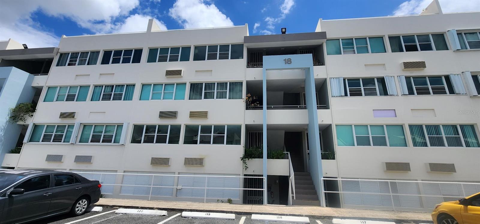 AVE. LOMAS VERDES Lomas Verdes Avenue 1804 Bayamon Puerto Rico 00956 by